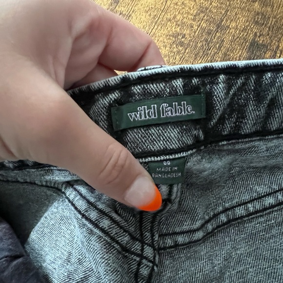 Shorts - Picture 2 of 3